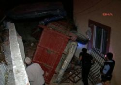 Yoldan çıkan kamyon eve çarptı
